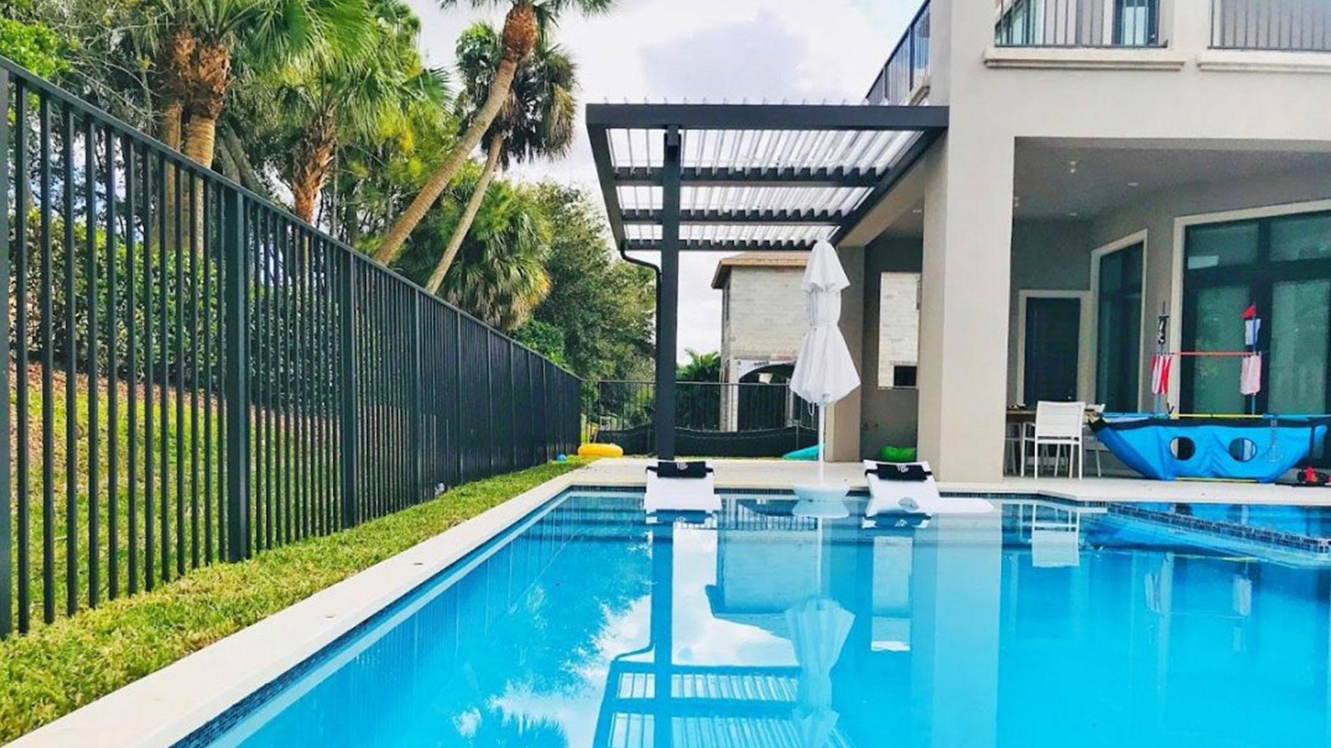 Shade structure commercial for pool